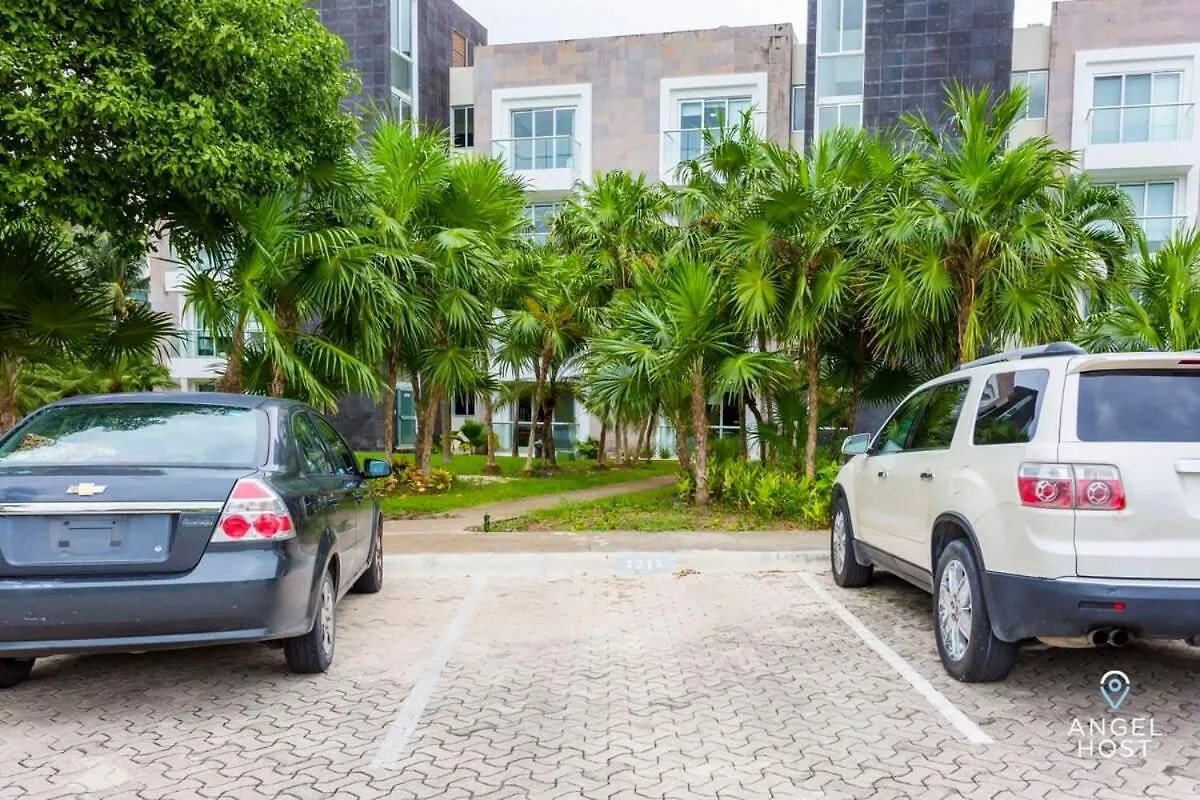 Zen Beachfront Condo, Pool, Gym, Golf, Beach Club Playa del Carmen 0*,  Mexiko